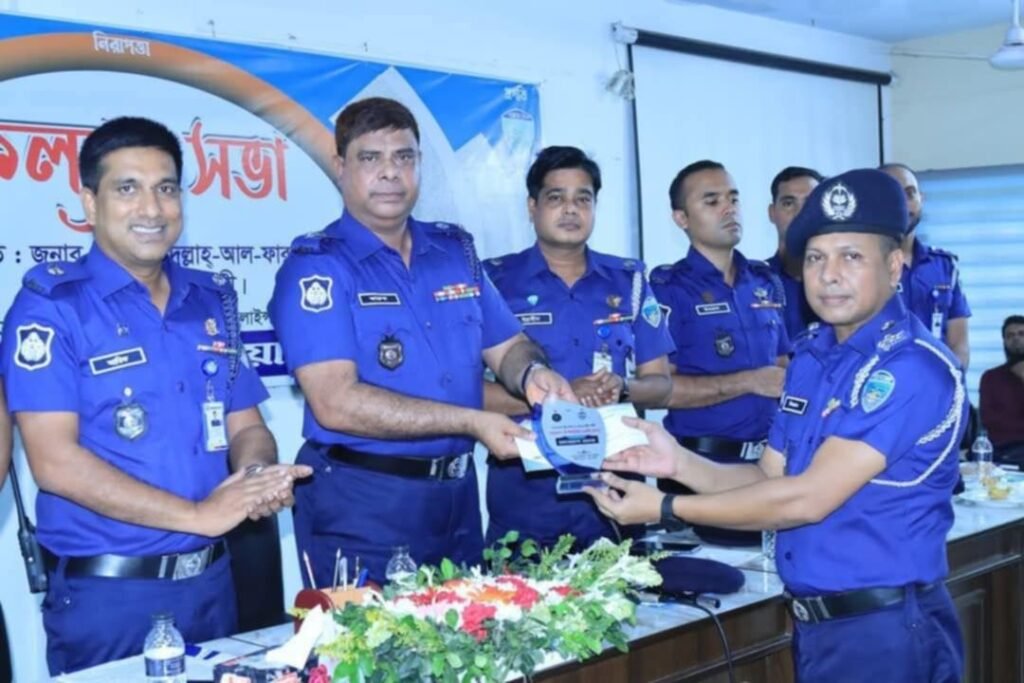 আইন শৃঙ্খলায় বিশেষ অবদান রাখায় সেনবাগ থানার ওসি মিজানুর রহমান পুরস্কৃত করা হয়।