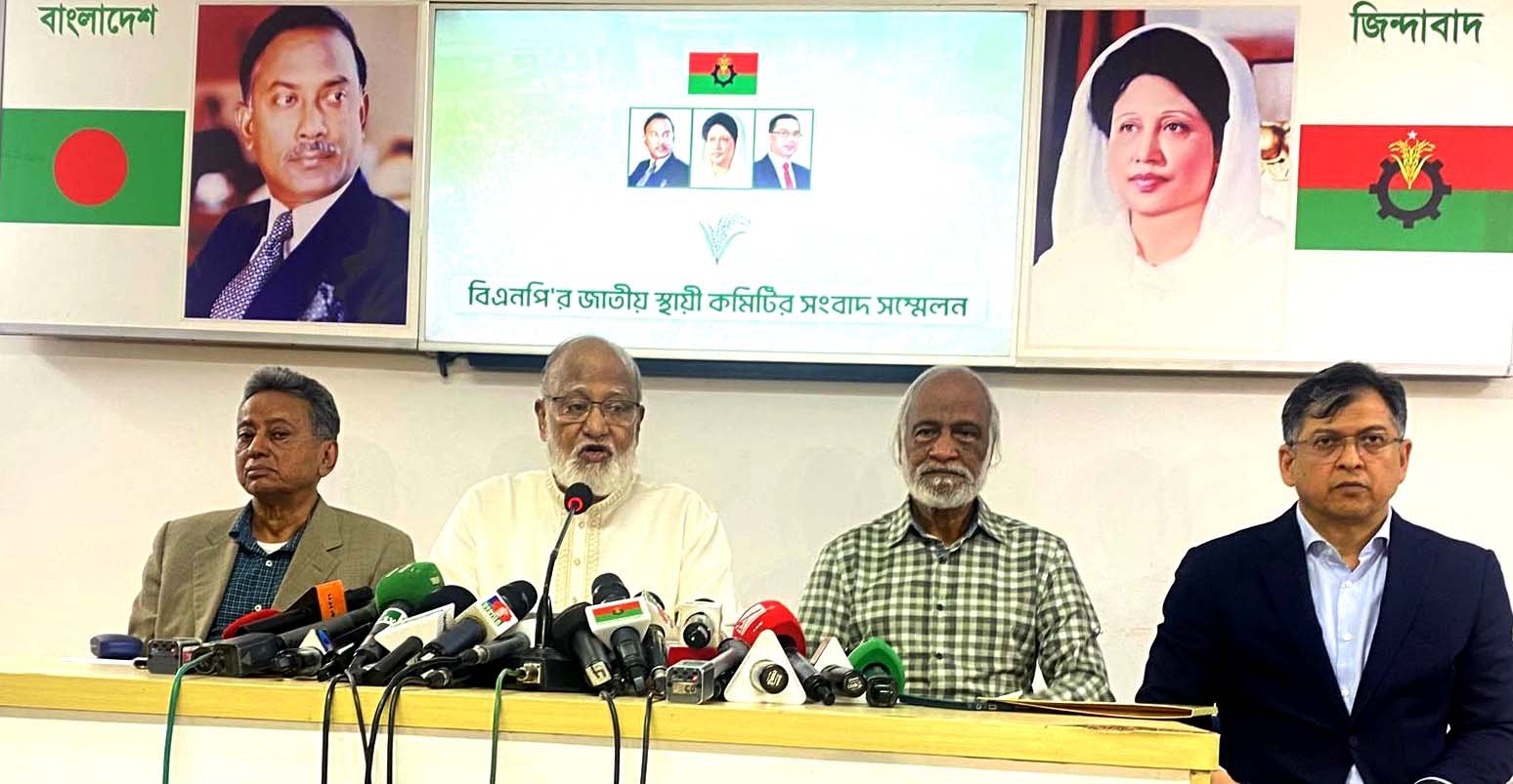 গণতন্ত্র রক্ষায় নিরপেক্ষ রোডম্যাপ চায় বিএনপি, বিতর্কিত উপদেষ্টাদের অপসারণের দাবি