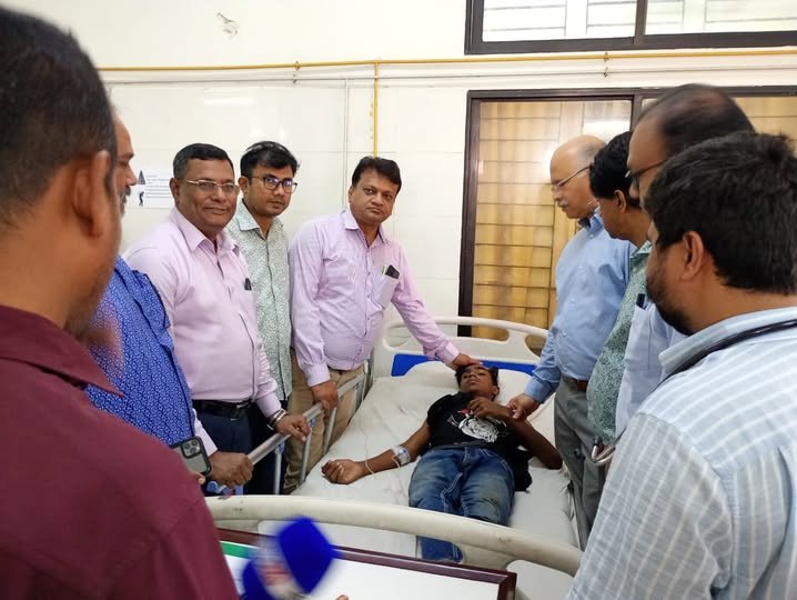 তারেক রহমানের প্রতিশ্রুতিতে চোখ হারানো চার যুবকের চিকিৎসা শুরু