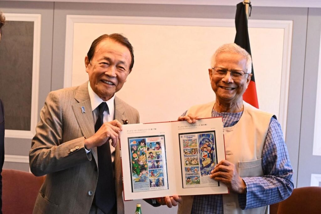 জাপানের সাবেক প্রধানমন্ত্রী ও জাপান-বাংলাদেশ সংসদীয় বন্ধুত্ব লীগের (জেবিপিএফএল) সভাপতি তারো আসো বুধবার জাপানের টোকিওতে ইম্পেরিয়াল হোটেলে প্রধান উপদেষ্টা অধ্যাপক মুহাম্মদ ইউনূসের সঙ্গে সাক্ষাৎ করেন।