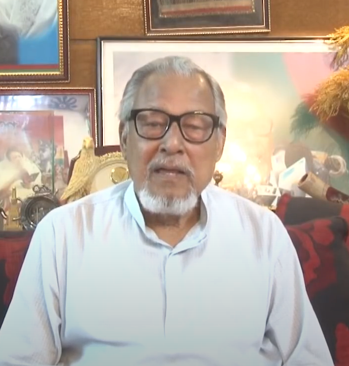 বিএনপির স্থায়ী কমিটির সদস্য নজরুল ইসলাম খান বলেছেন, রাজনৈতিক, সামাজিক ও অর্থনৈতিক অস্থিরতা মোকাবেলায় রাজনৈতিক সরকারের বিকল্প নেই