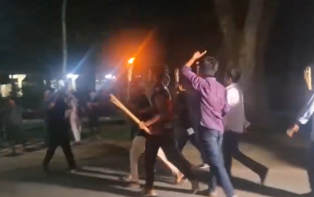 রাবিতে দুই ছাত্র সংগঠনের মিছিলে সংঘর্ষ, আহত ৪