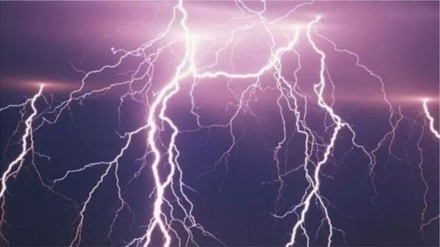 বজ্রপাত ও কালবৈশাখী ঝড়ে প্রাণ হারিয়েছেন ১২ জন।