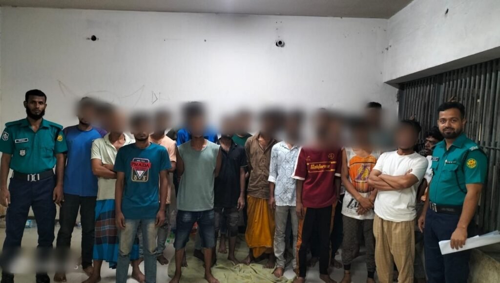 মাদক ও অপরাধ নির্মূলে মোহাম্মদপুরে পুলিশের সাঁড়াশি অভিযান, গ্রেফতার ২৬ অপরাধী