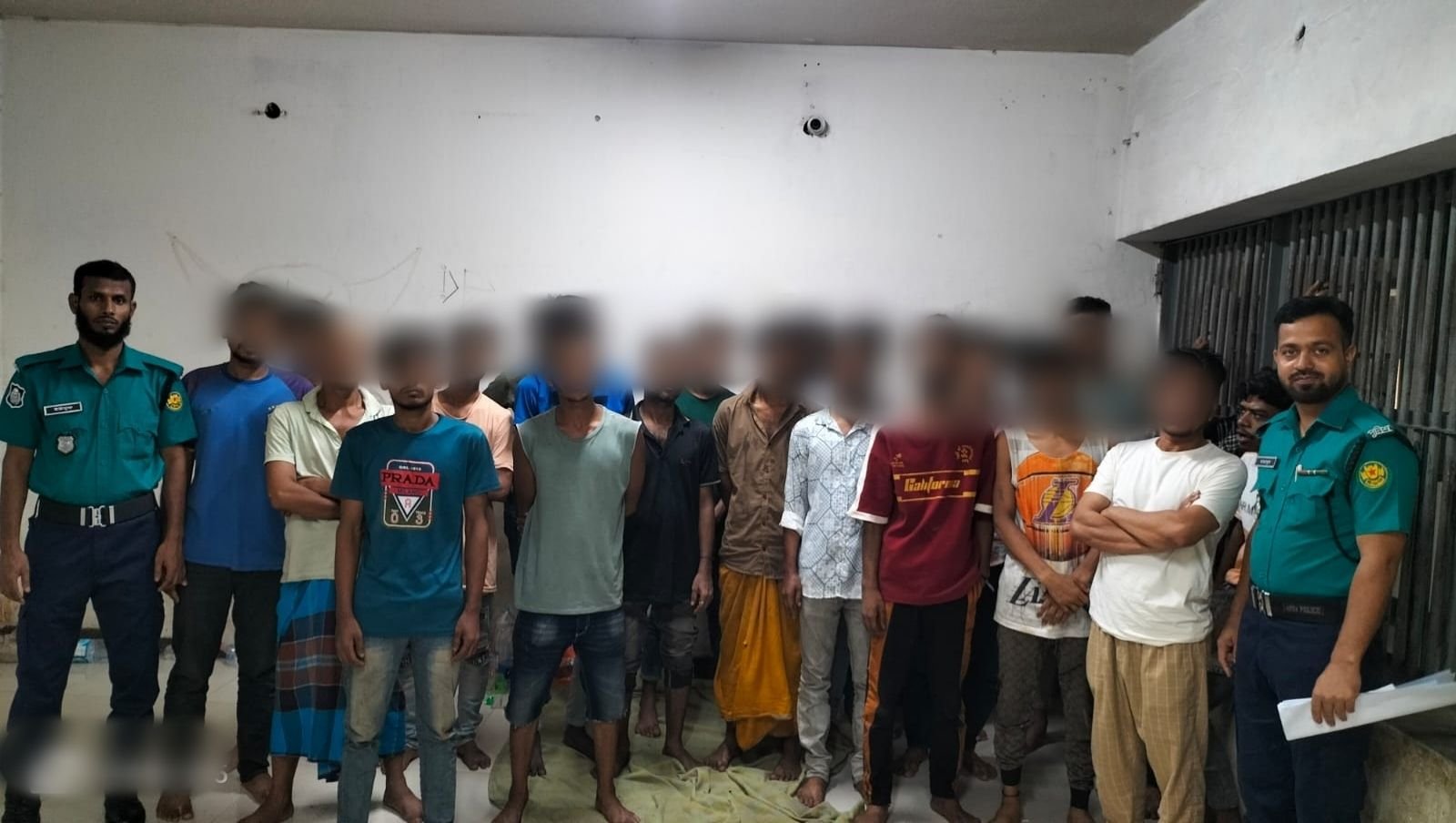 মাদক ও অপরাধ নির্মূলে মোহাম্মদপুরে পুলিশের সাঁড়াশি অভিযান, গ্রেফতার ২৬ অপরাধী