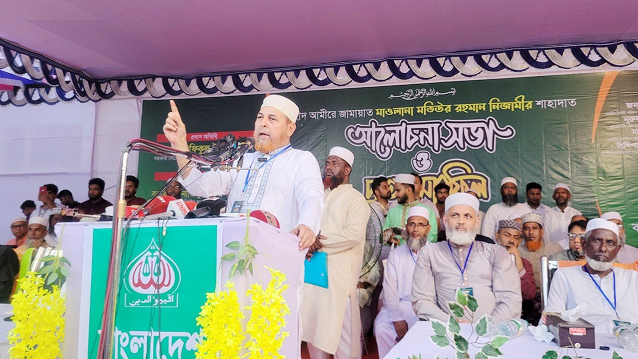 “দেশে আর কোনো ফ্যাসিস্ট প্রতিষ্ঠিত হতে দেবো না” : রফিকুল ইসলাম খান ।