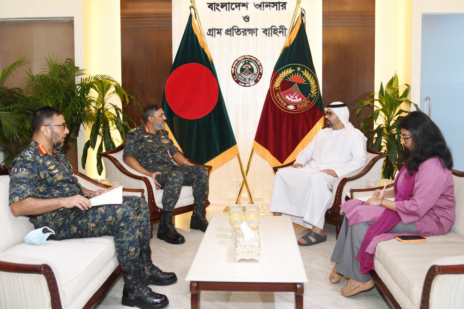 আনসার সদর দপ্তরে মহাপরিচালকের সাথে আমিরাত রাষ্ট্রদূতের সৌজন্য সাক্ষাৎ
