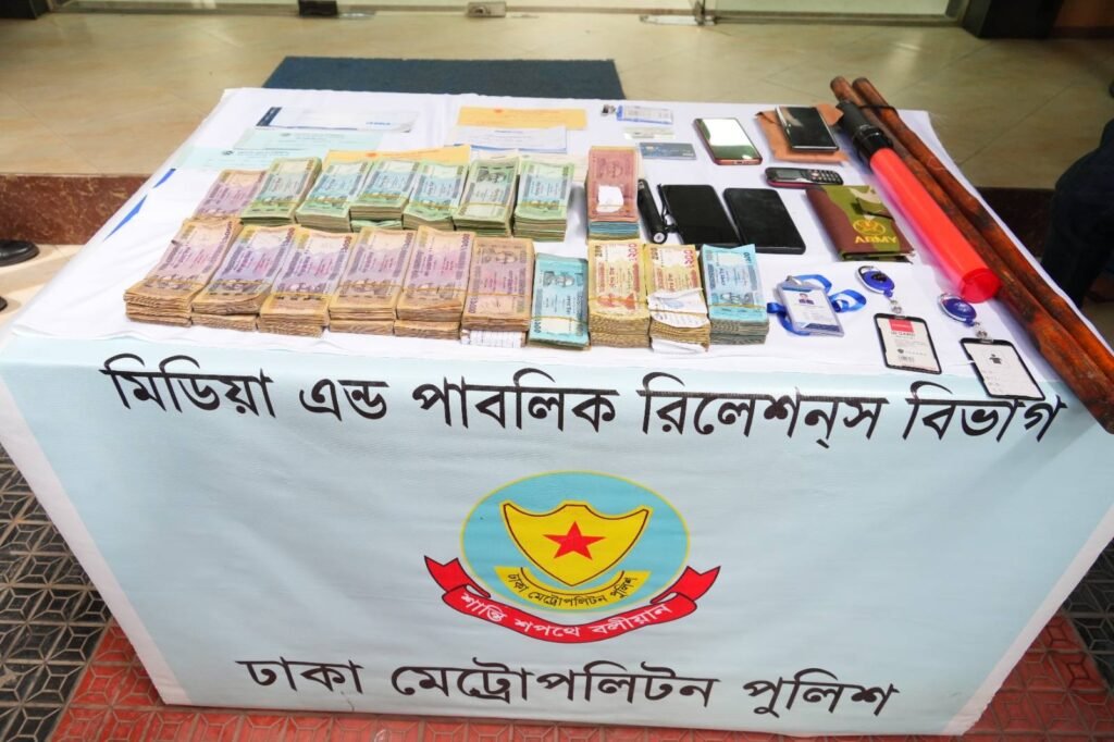 উত্তরায় র‌্যাব সেজে কোটি টাকা ডাকাতির রহস্য ফাঁস, গ্রেফতার ৫