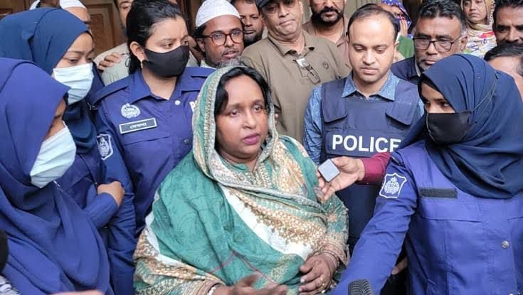 রিমান্ড শেষে কারাগারে প্রেরণ সাবেক মেয়র সেলিনা হায়াৎ আইভী