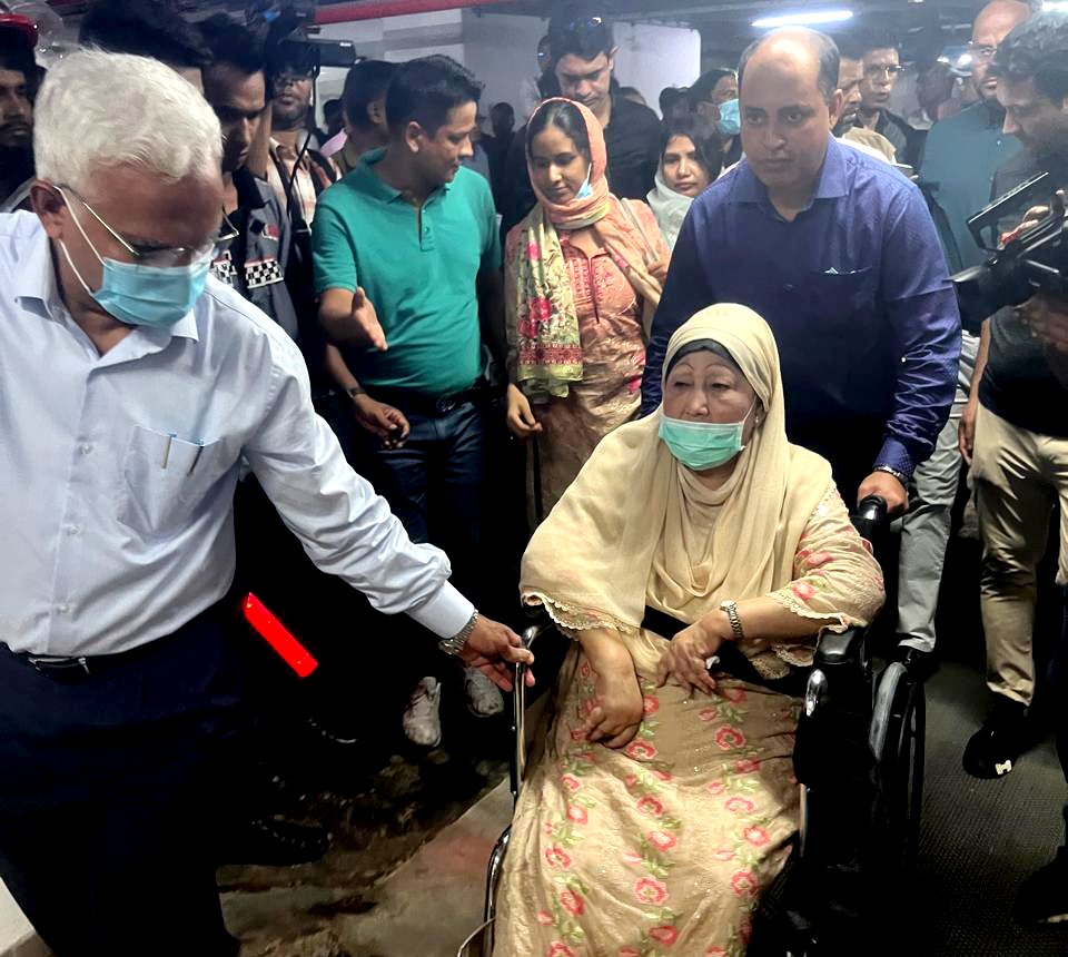 খালেদা জিয়া নিয়মিত চেকআপে এভারকেয়ার হাসপাতালে