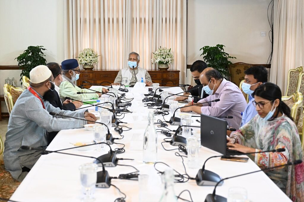 সুশৃঙ্খল হজ ব্যবস্থাপনায় সন্তোষ প্রকাশ, আগাম প্রস্তুতির নির্দেশ প্রধান উপদেষ্টার