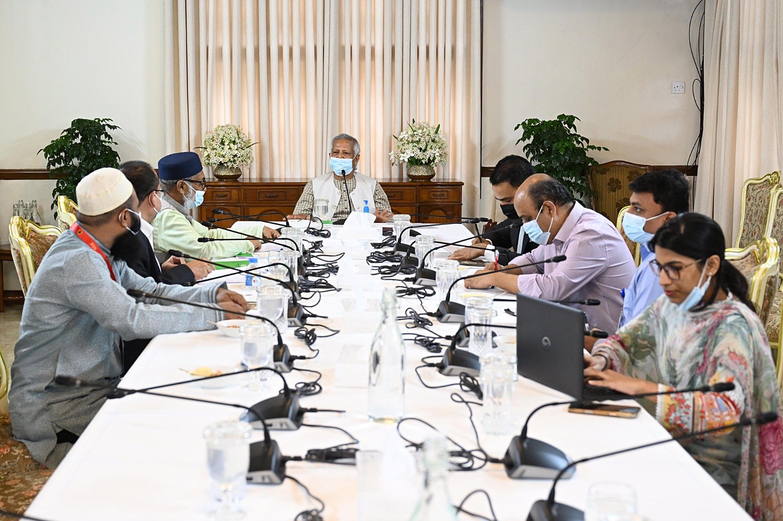সুশৃঙ্খল হজ ব্যবস্থাপনায় সন্তোষ প্রকাশ, আগাম প্রস্তুতির নির্দেশ প্রধান উপদেষ্টার