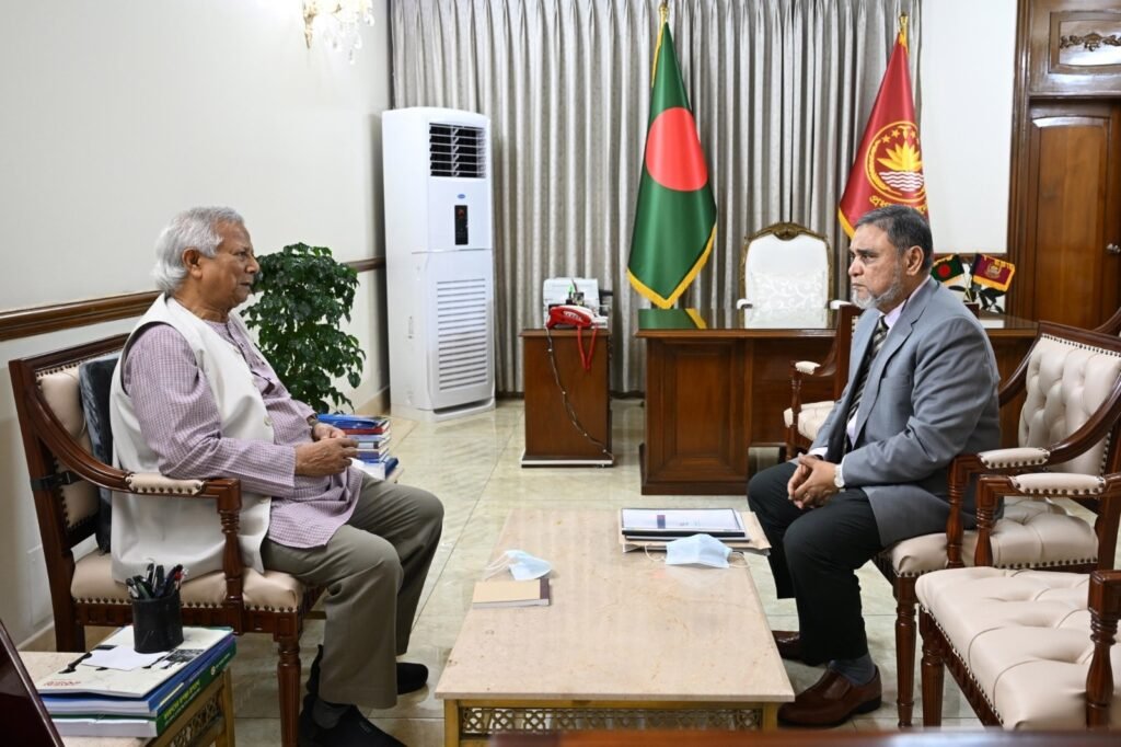 প্রধান উপদেষ্টার সঙ্গে সিইসির বৈঠক, নির্বাচন প্রসঙ্গে আলোচনা নিয়ে জল্পনা