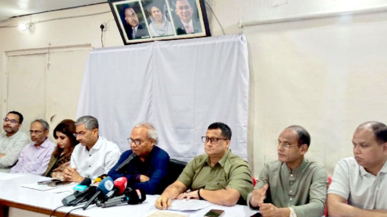 মুরাদনগরের ঘটনার নেপথ্যে ছাত্রলীগ, রিজভীর অভিযোগ: আওয়ামী লীগ দোষ চাপাতে চায় বিএনপির ওপর
