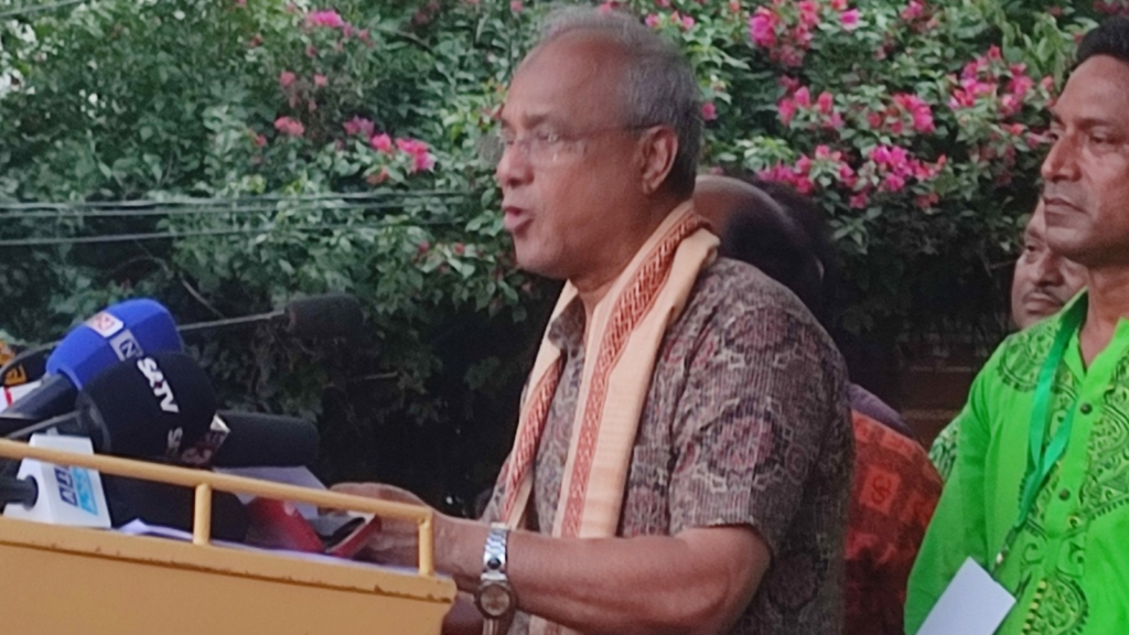 মব সন্ত্রাস কমে এসেছে সরকারের কঠোর ব্যবস্থায়: স্বরাষ্ট্র উপদেষ্টা