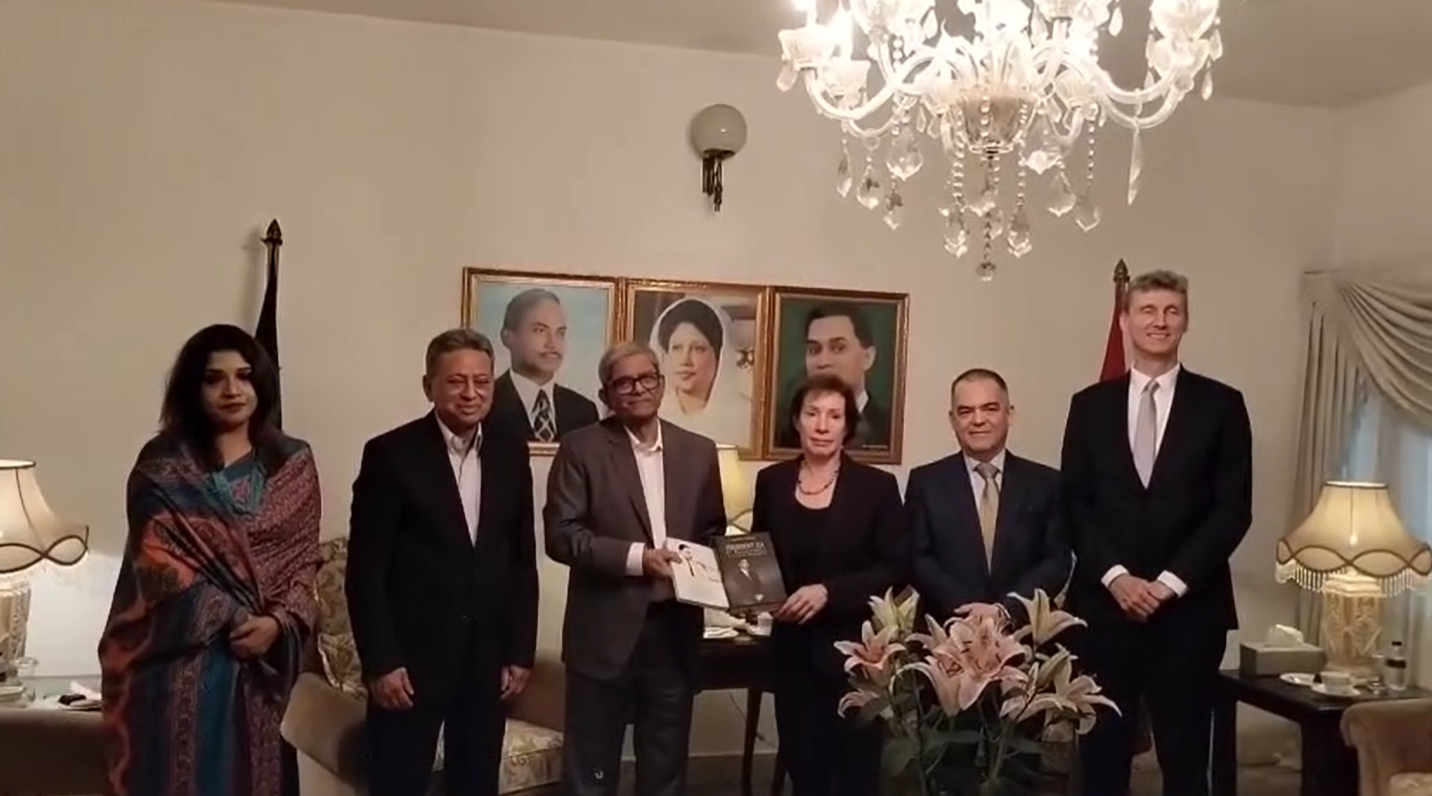 গুলশানে বিএনপি নেতাদের সঙ্গে ট্রেসি জ্যাকবসনের সাক্ষাৎ