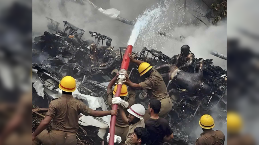 আহমেদাবাদে ভয়াবহ বিমান দুর্ঘটনায় ২৪২ জনের সবাই নিহত
