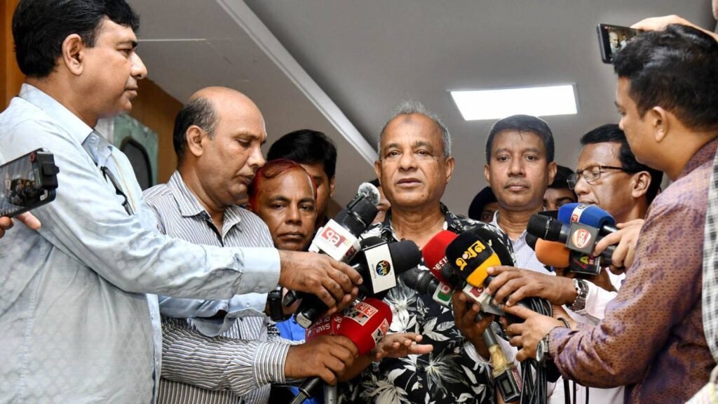 রাজনৈতিক প্রভাব নয়, যোগ্যতার ভিত্তিতেই মিলবে সারের ডিলারশিপ: কৃষি উপদেষ্টা