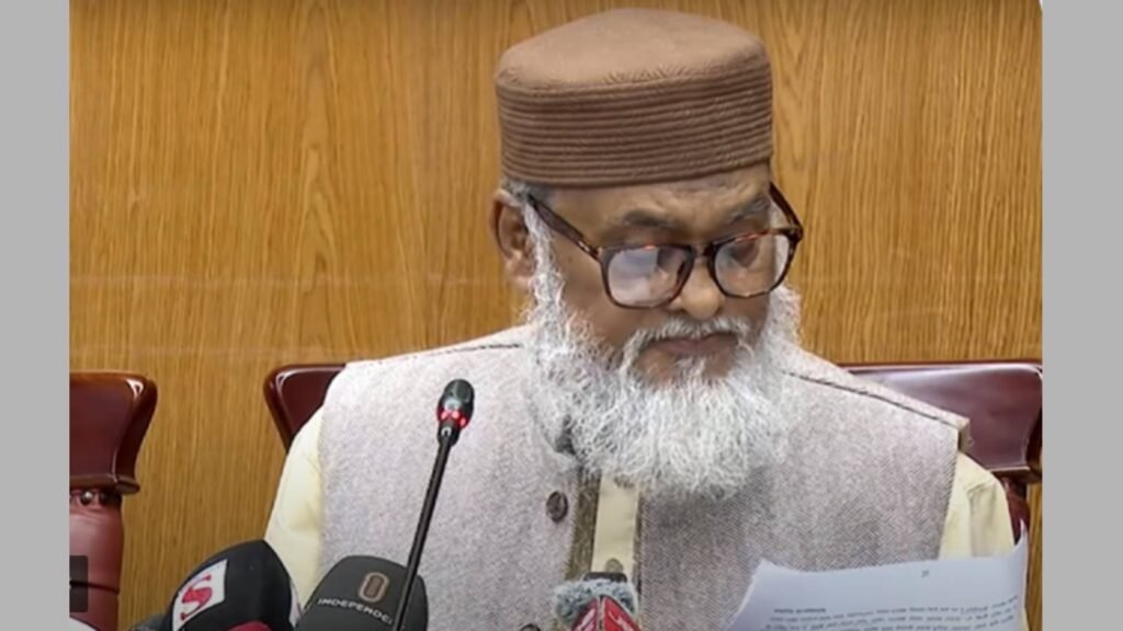 হজ শেষে ৪,৯৭৮ হাজিকে অর্থ ফেরত দিচ্ছে সরকার