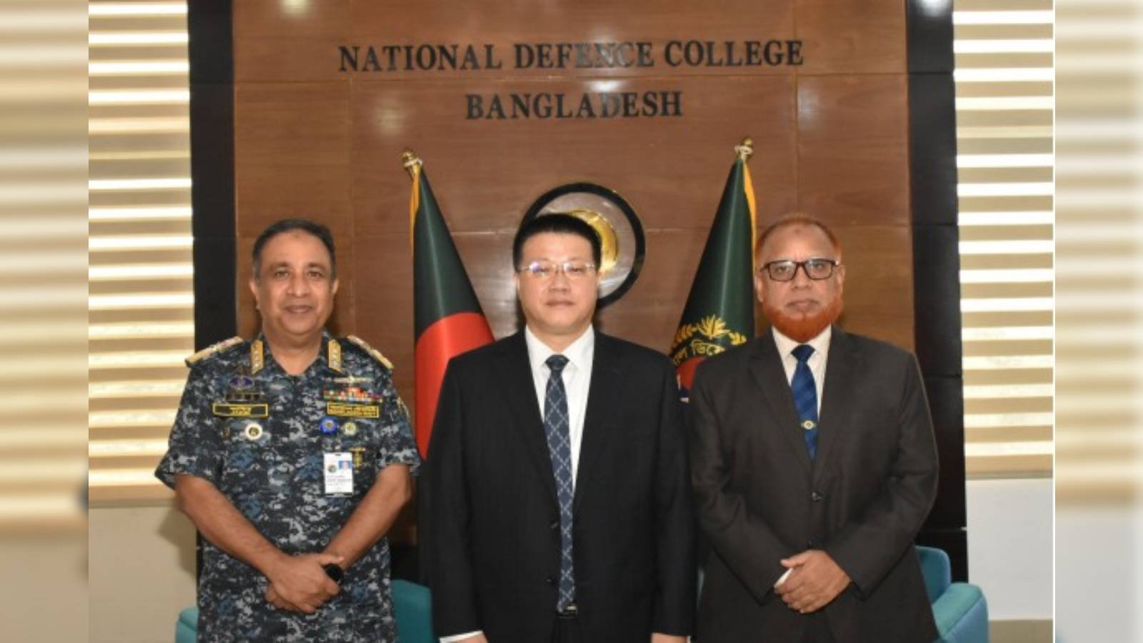 চীনা রাষ্ট্রদূত ইয়াও ওয়েনের প্রতিরক্ষা কলেজে বক্তব্য: শান্তিপূর্ণ বৈশ্বিক সহযোগিতার ওপর জোর