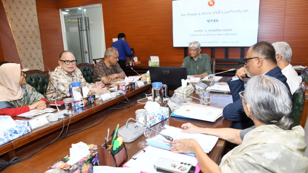 ৫৫ লাখ পরিবার পাবে ১৫ টাকায় ৩০ কেজি চাল, আগস্টে শুরু খাদ্যবান্ধব কর্মসূচি