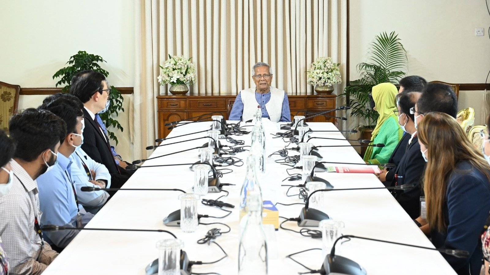 বিমান দুর্ঘটনায় আহতদের চিকিৎসায় বিদেশি মেডিকেল টিমকে প্রধান উপদেষ্টার কৃতজ্ঞতা