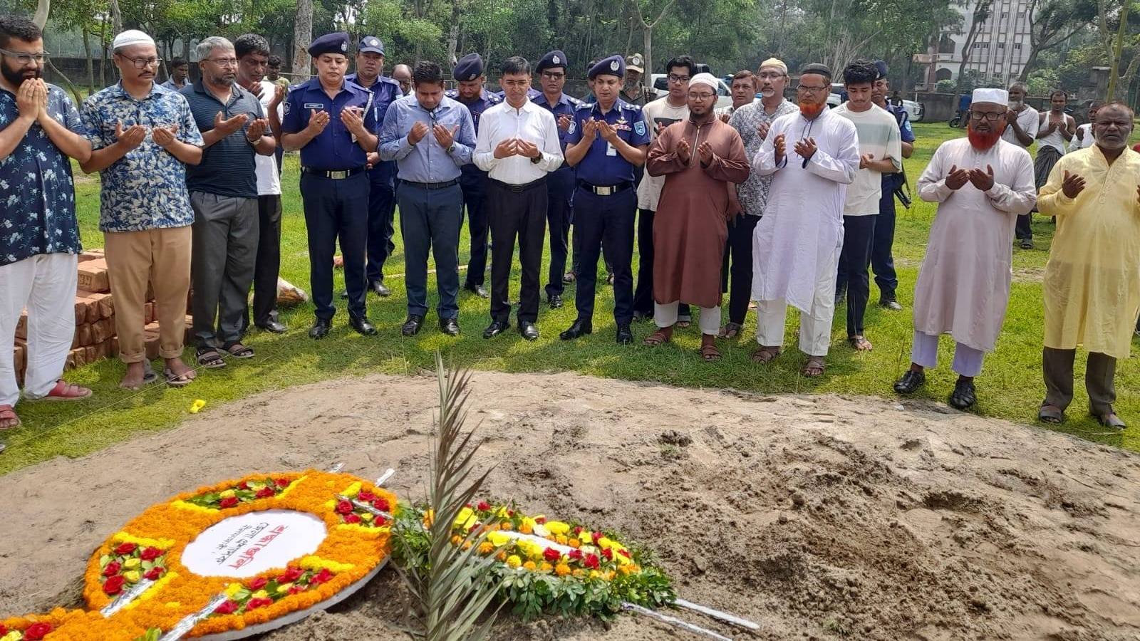 শিক্ষিকা মেহরীন চৌধুরীর সমাধিতে পুলিশের শ্রদ্ধা