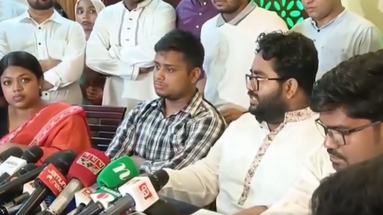 "জুলাই সনদ, বিচার ও নির্বাচন একসাথে চাই: যশোরে এনসিপি’র মুখ্য সংগঠক হাসনাত"