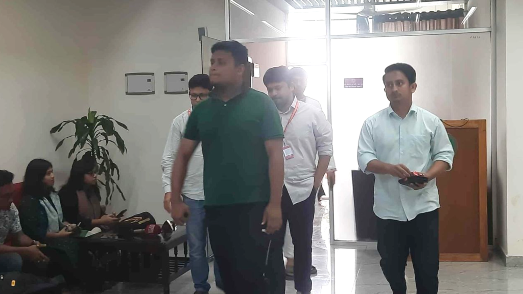 শাপলা প্রতীক বাদ, নির্বাচন কমিশনে এনসিপির আপত্তি