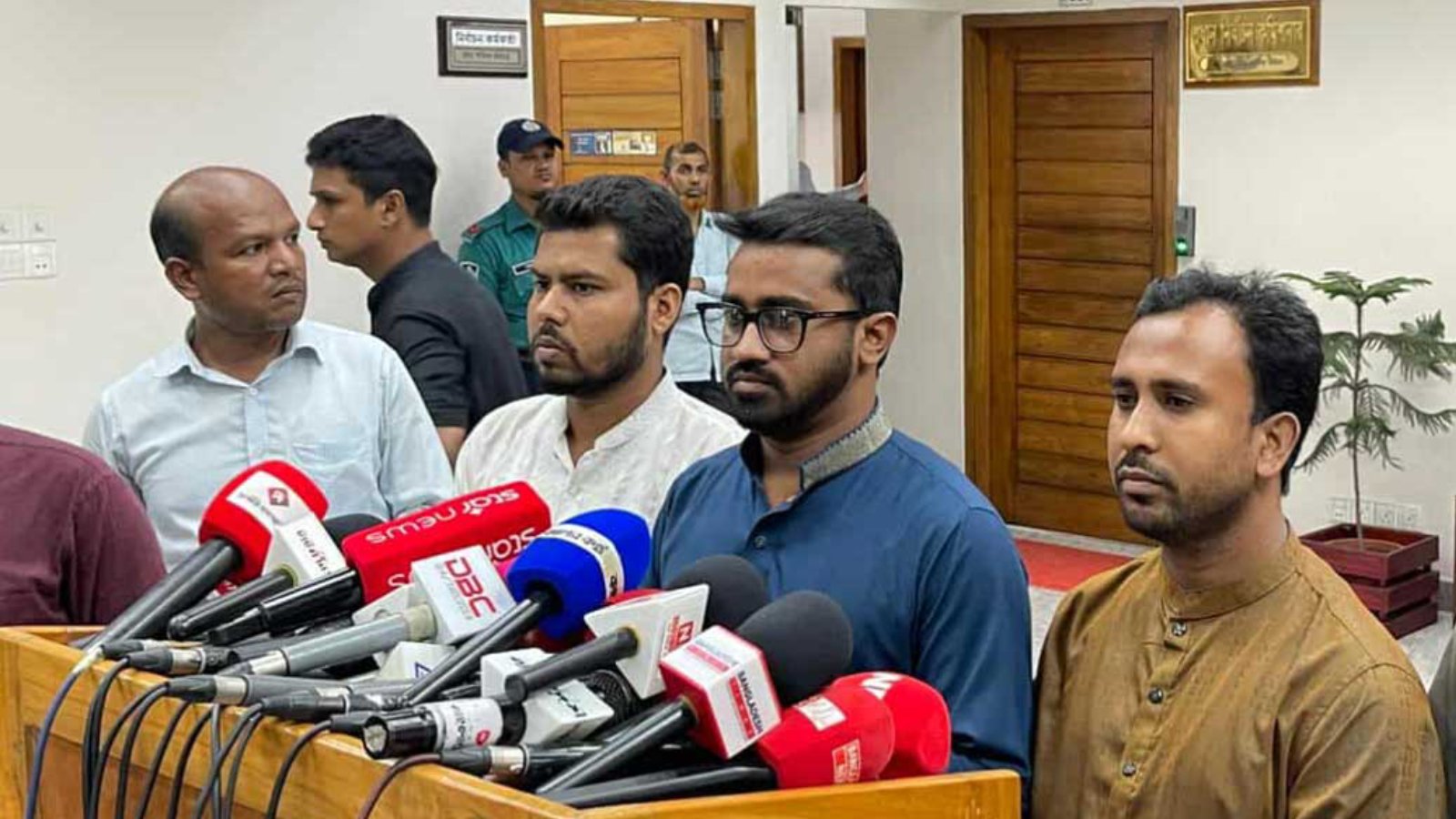 নির্বাচনে ১৪ দল ও জাতীয় পার্টিকে অংশ নিতে না দেওয়ার দাবি গণঅধিকার পরিষদেরনির্বাচনে ১৪ দল ও জাতীয় পার্টিকে অংশ নিতে না দেওয়ার দাবি গণঅধিকার পরিষদের