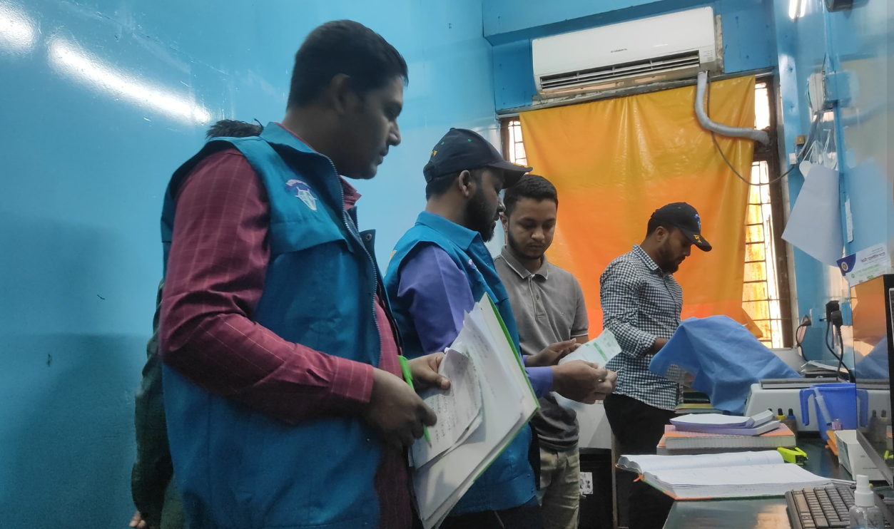 নোয়াখালী জেনারেল হাসপাতালে কিডনি ইউনিটে অনিয়মের অভিযোগে দুদকের অভিযান