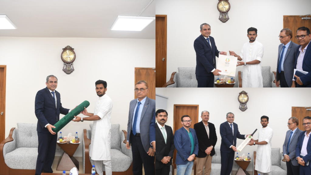 পাক ক্রিকেট বোর্ড চেয়ারম্যানের সঙ্গে গঠনমূলক বৈঠকে আসিফ মাহমুদ