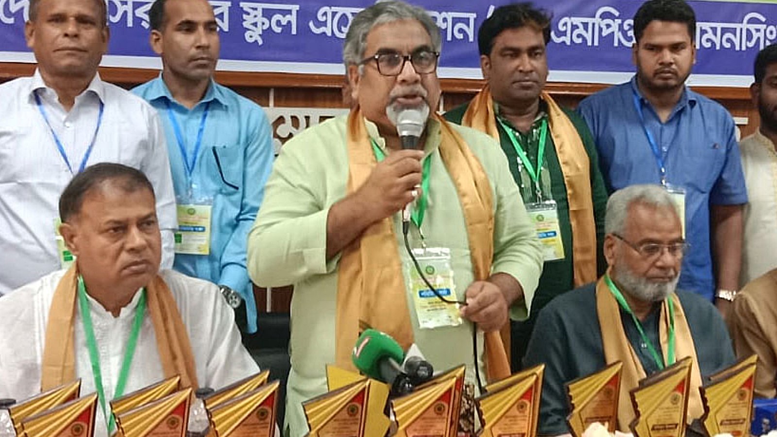শিক্ষাব্যবস্থার দুরবস্থা তুলে ধরলেন প্রিন্স