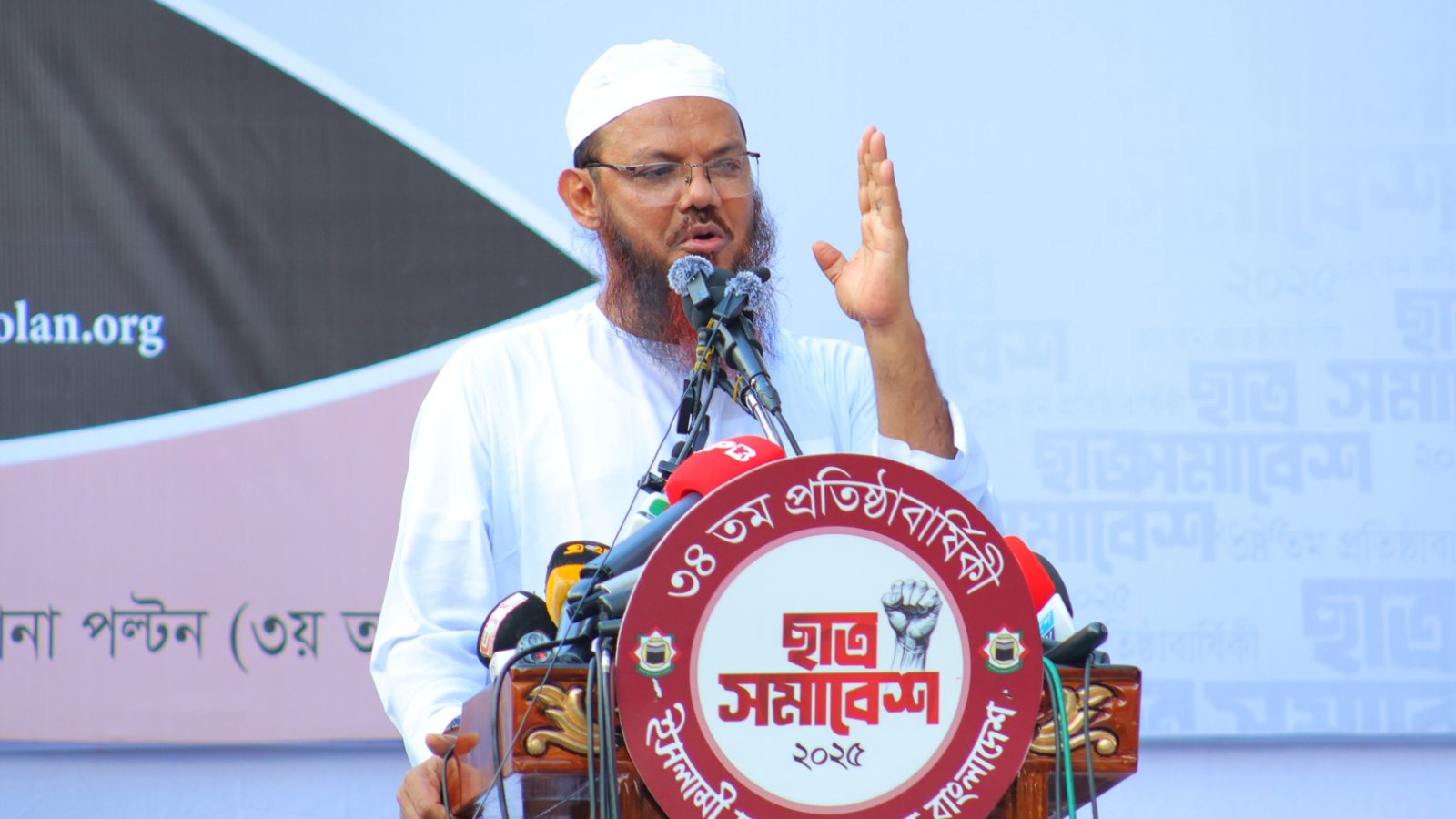 জয় ও তারেক রহমানের বক্তব্যে পার্থক্য নেই” বললেন মুফতি ফয়জুল করীম