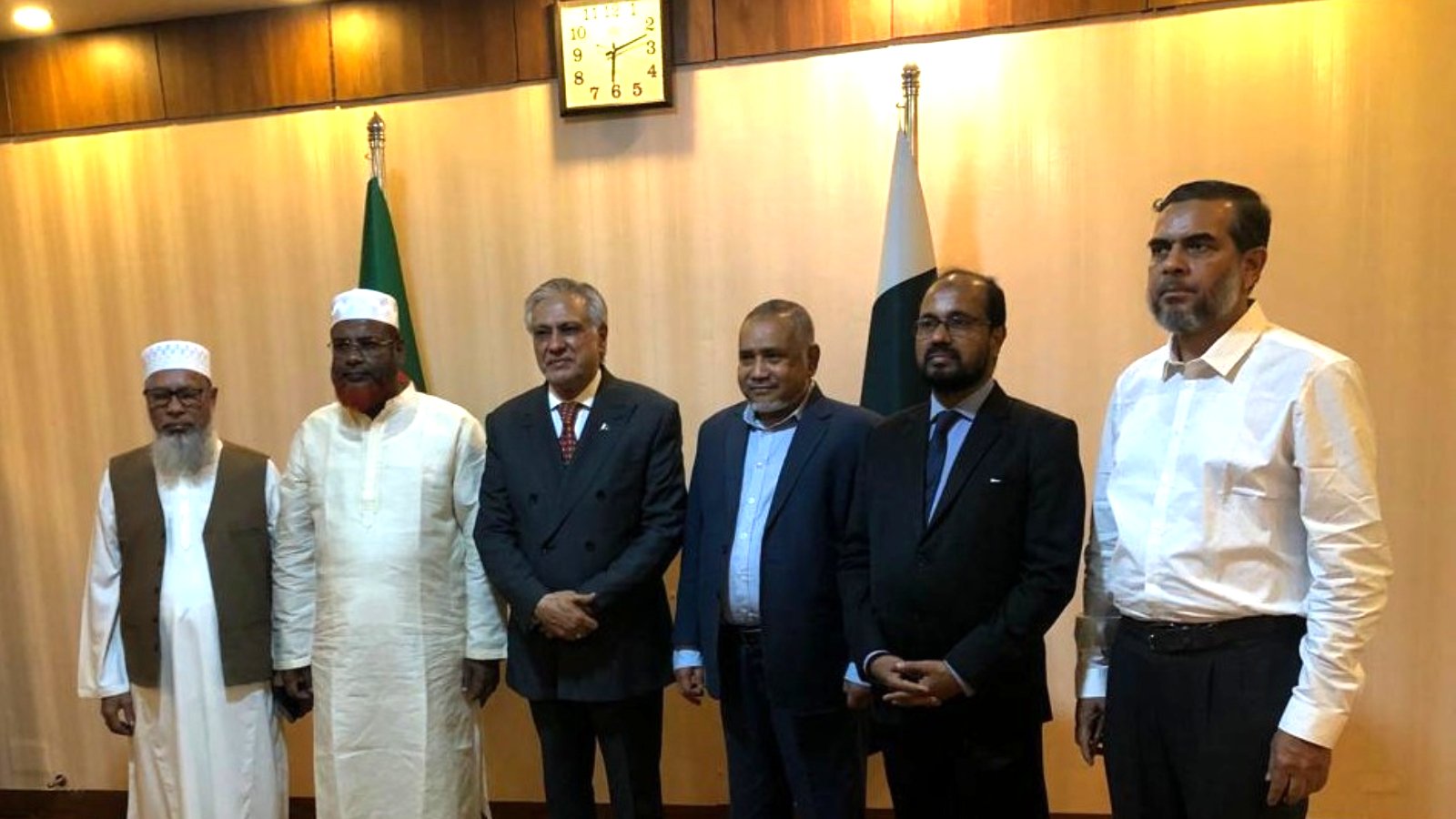ঢাকায় পাকিস্তানের উপপ্রধানমন্ত্রীর সঙ্গে জামায়াত প্রতিনিধি দলের বৈঠক