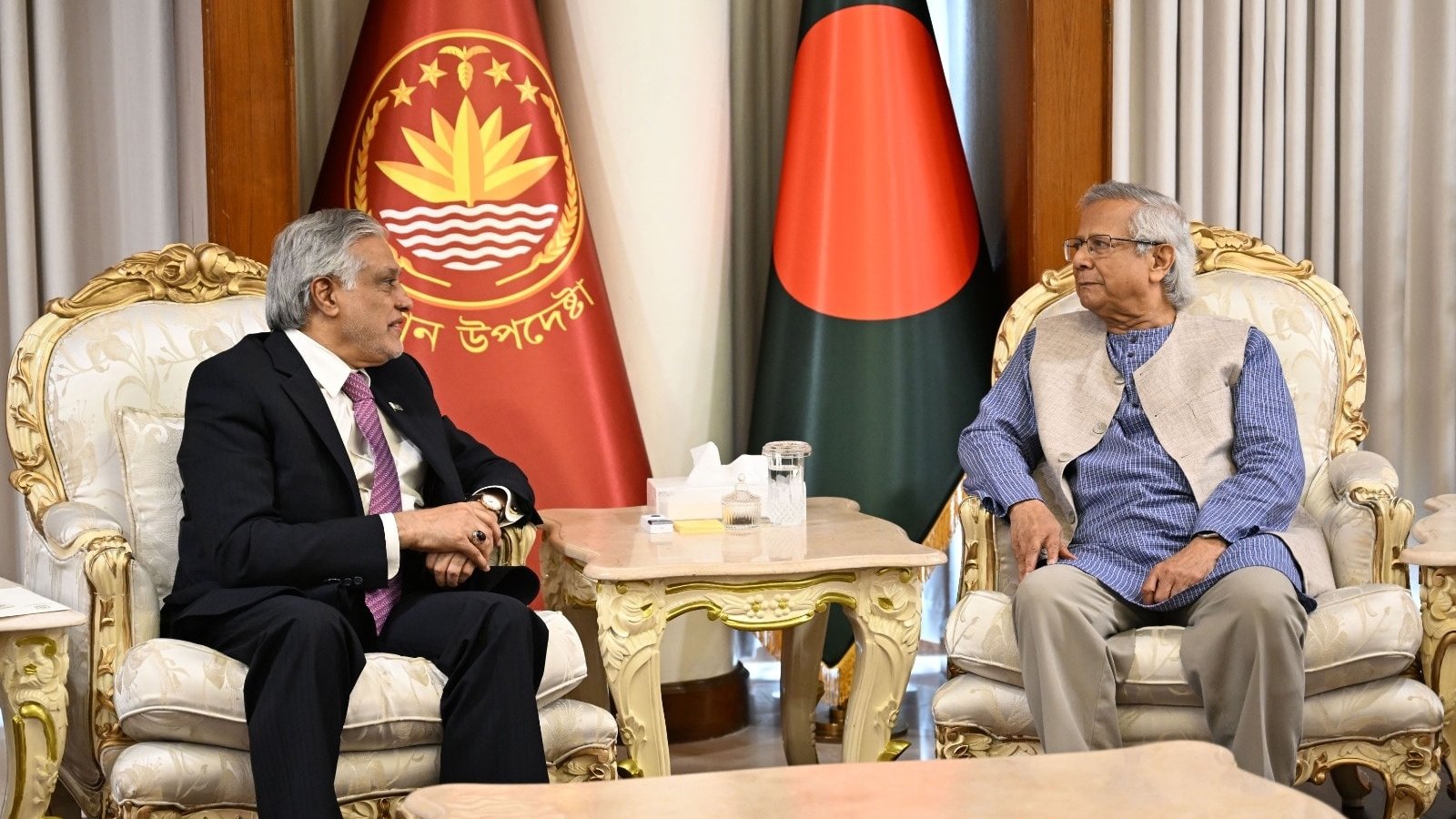 অধ্যাপক মুহাম্মদ ইউনূস পাকিস্তানের উপ-প্রধানমন্ত্রীর সঙ্গে সাক্ষাৎ, সার্ক পুনরুজ্জীবনের ওপর জোর