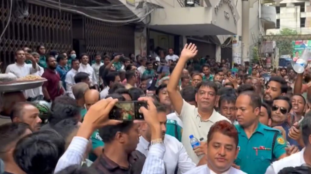 চার মামলায় বিএনপির কেন্দ্রীয় নেতা মামুন হাসানকে কারাগারে পাঠানোর আদেশ