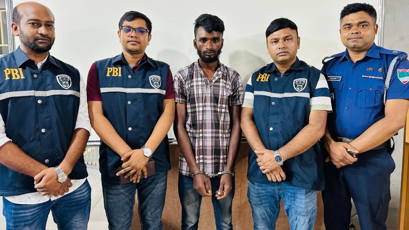 নড়াইলে ভ্যান চুরির পরিকল্পনায় কিশোরকে হত্যা, আসামী গ্রেফতার