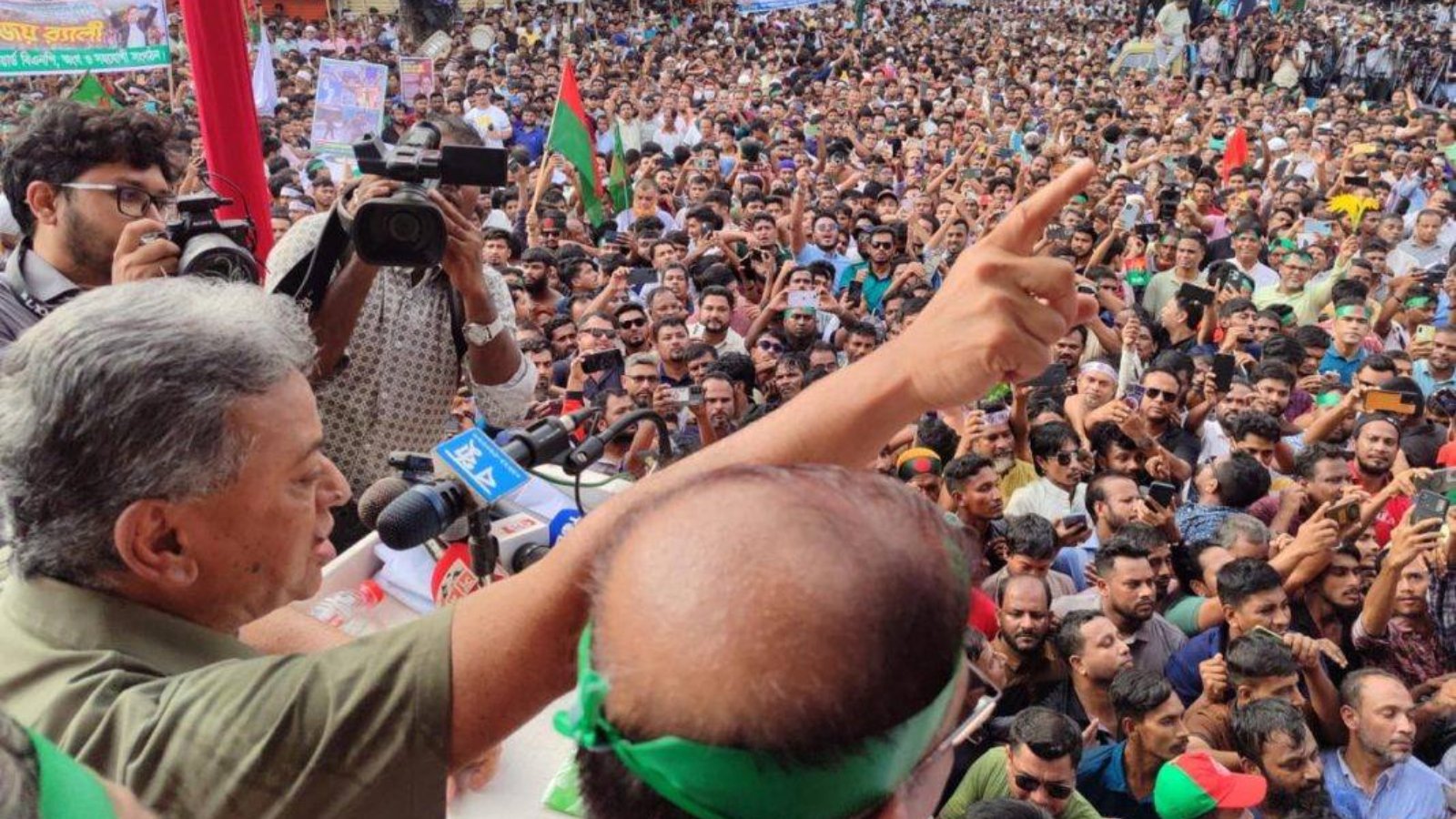 বিএনপিতে শৃঙ্খলা ভঙ্গকারীদের কোনো স্থান নেই : আমীর খসরু