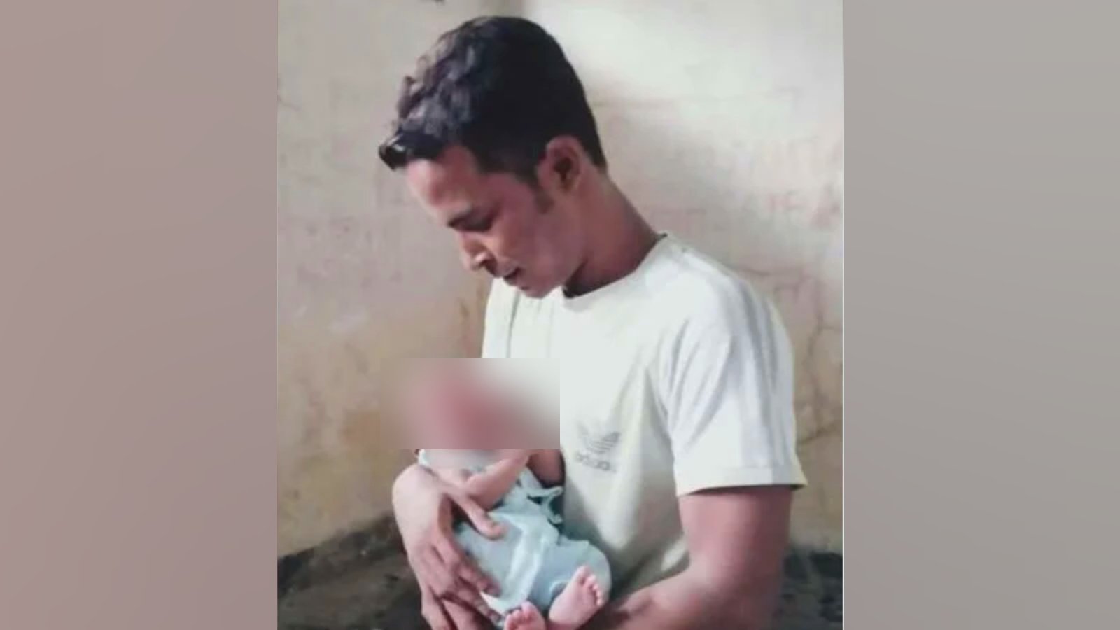 হবিগঞ্জে হাজতখানায় ছাত্রলীগ নেতার কোলে সন্তান, দুই পুলিশকে প্রত্যাহার