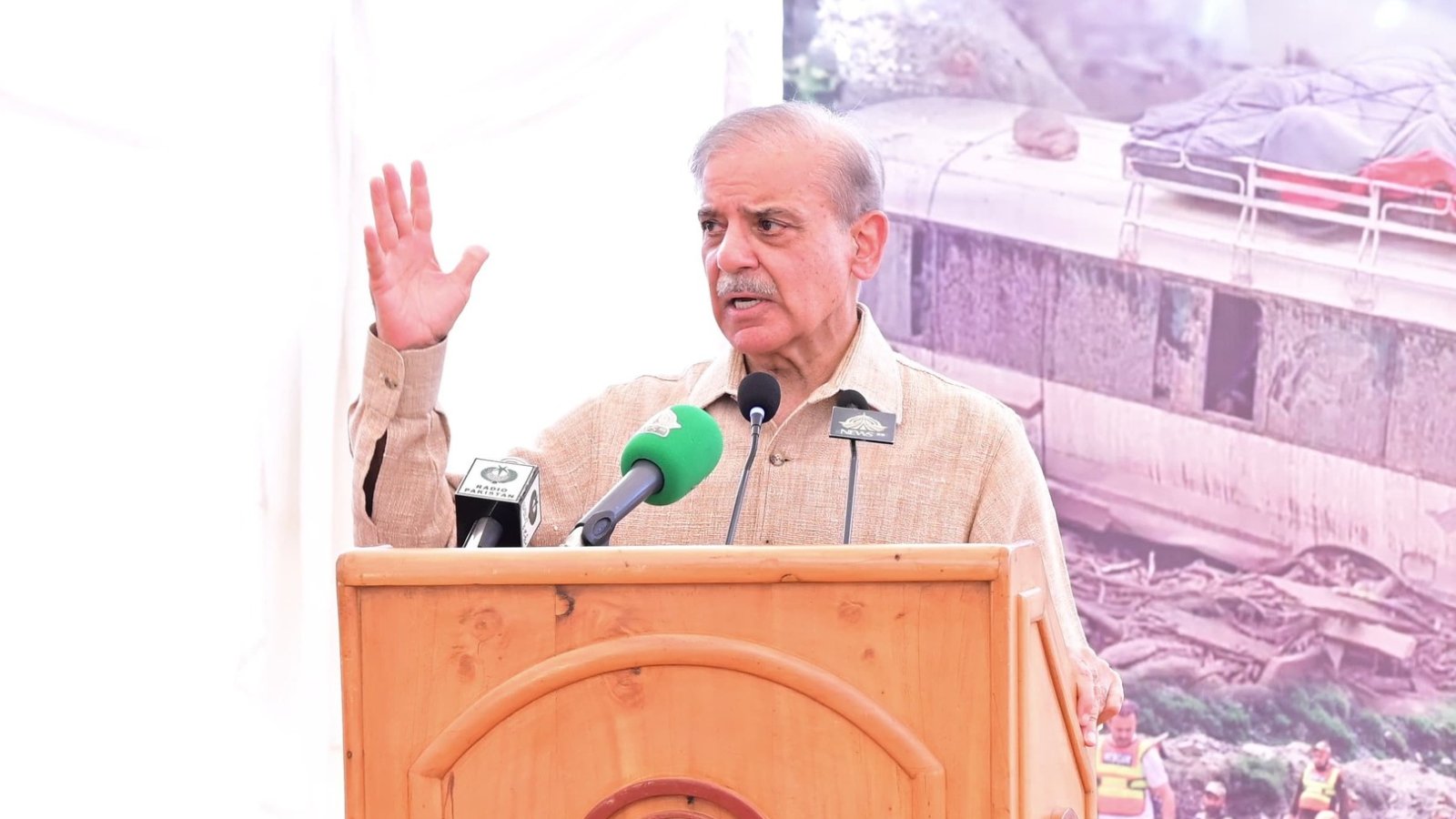 সিন্ধু নদের পানি আটকে রাখলে ভারতকে উচিত শিক্ষা দেওয়ার হুমকি দিলেন শেহবাজ শরিফ