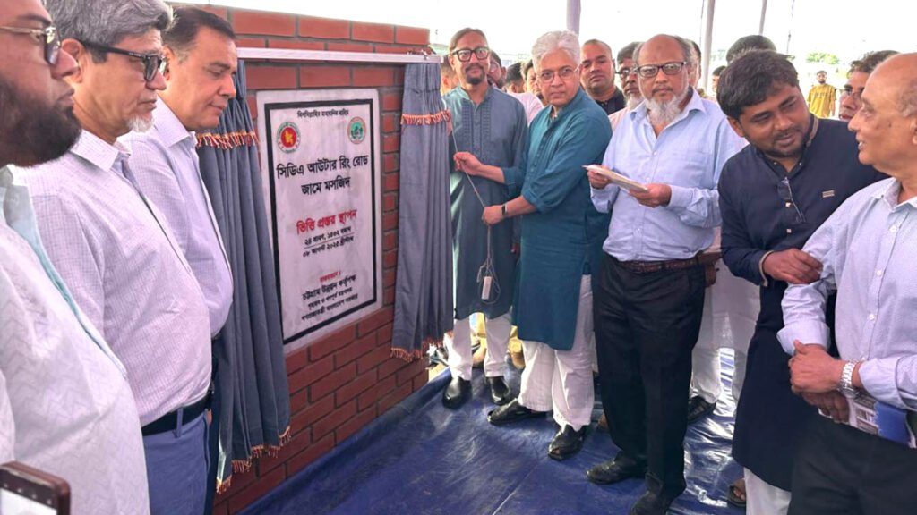 উপদেষ্টা আদিলুর রহমান পতেঙ্গায় মসজিদের ভিত্তিপ্রস্তর স্থাপন করলেন