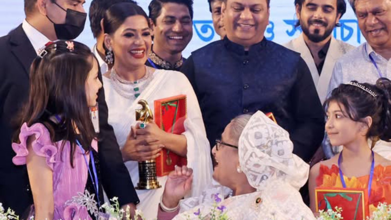 আজমেরী হক বাঁধন: শেখ হাসিনার সঙ্গে মুহূর্তটি আমাকে অনুপ্রাণিত করেছে