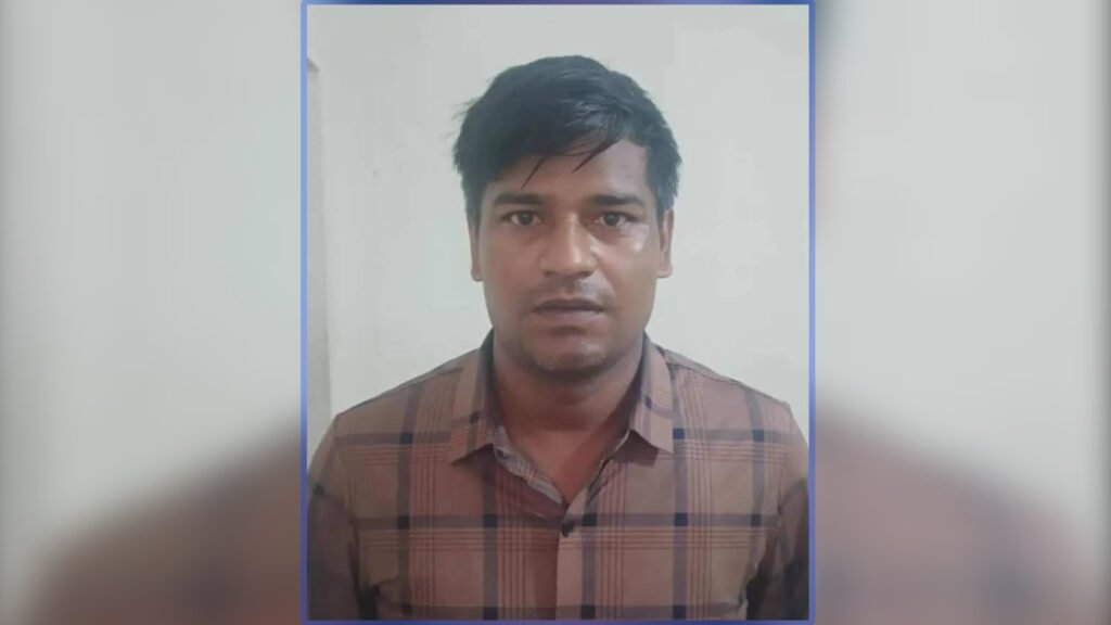 লোহাগাড়ায় অভিযান: সিএমপি কনস্টেবল ১০ হাজার পিস ইয়াবাসহ গ্রেপ্তার