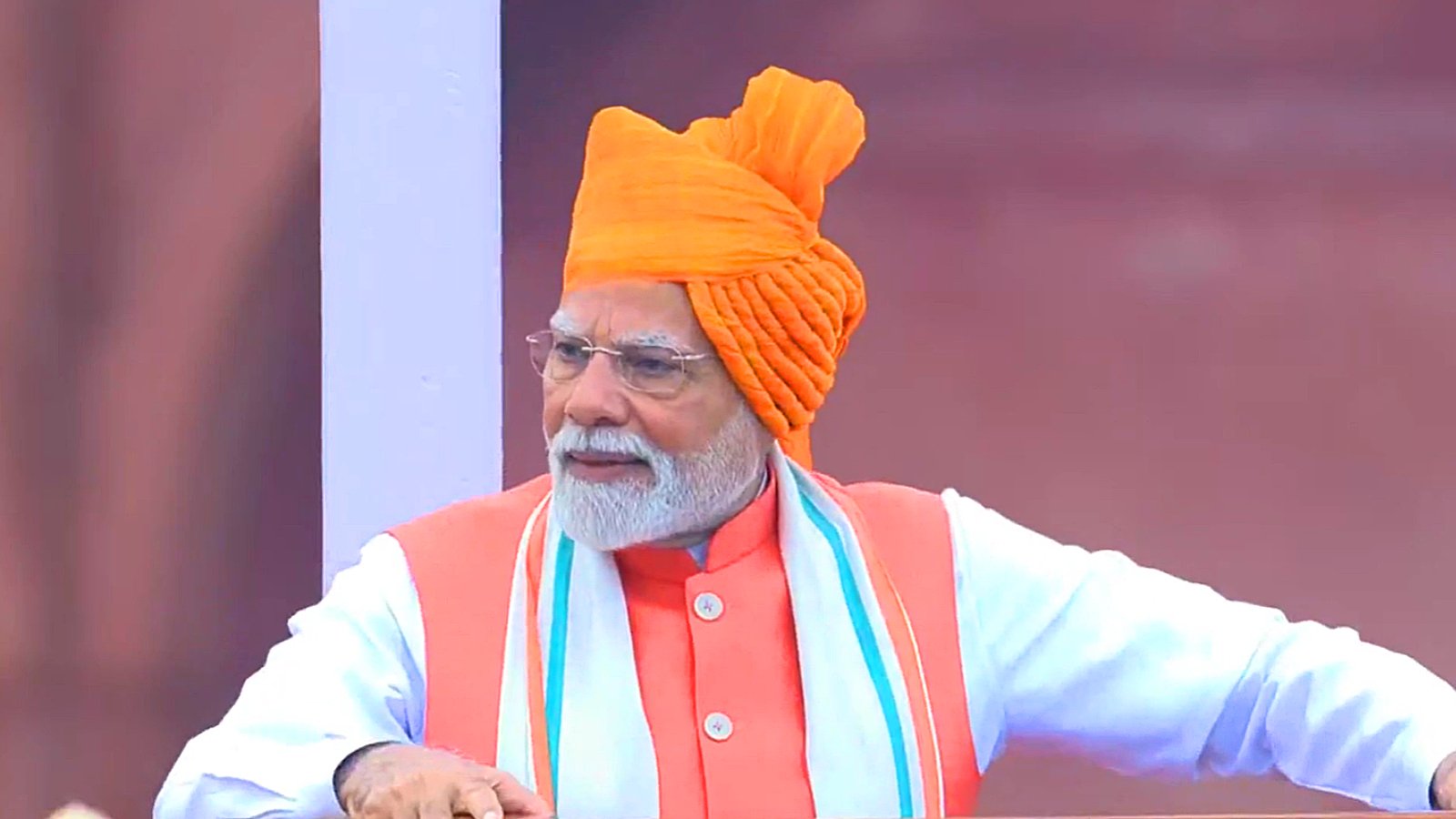 ভারতের স্বাধীনতা দিবসে পাকিস্তানকে কড়া হুঁশিয়ারি দিলেন মোদি