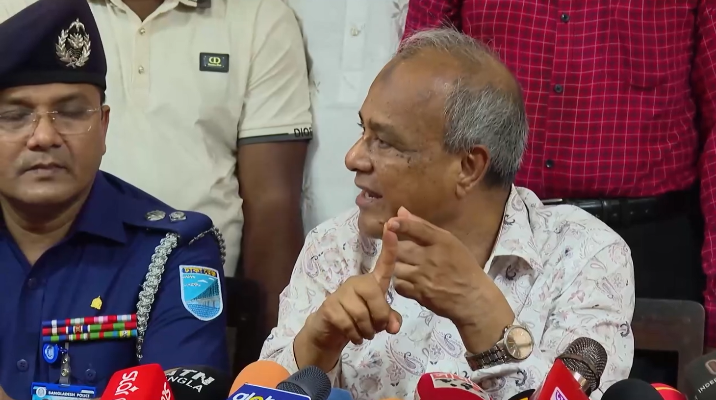 তরুণ ভোটারদের জন্য আলাদা বুথের ঘোষণা স্বরাষ্ট্র উপদেষ্টার