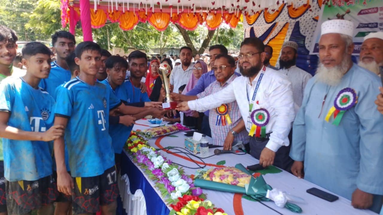চান্দ্রা বাজার ইয়াকুব আলী স্মারক উচ্চ বিদ্যালয়ের আন্তঃ শ্রেণী ফুটবল ও হ্যান্ডবল ফাইনাল