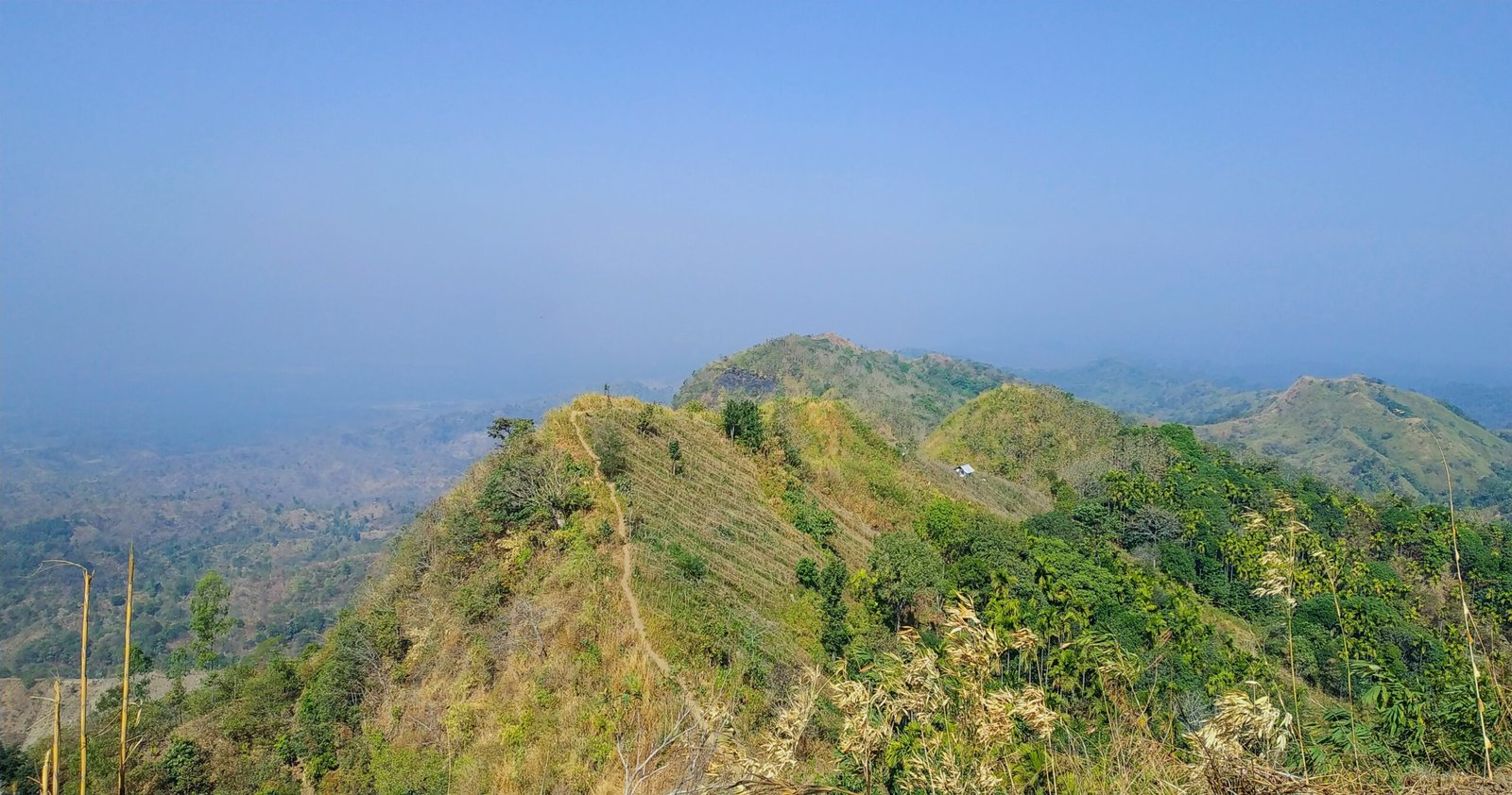 চন্দ্রনাথ পাহাড়ে উসকানিমূলক কার্যক্রম দেখামাত্র ব্যবস্থা নিতে নির্দেশ তিন উপদেষ্টার
