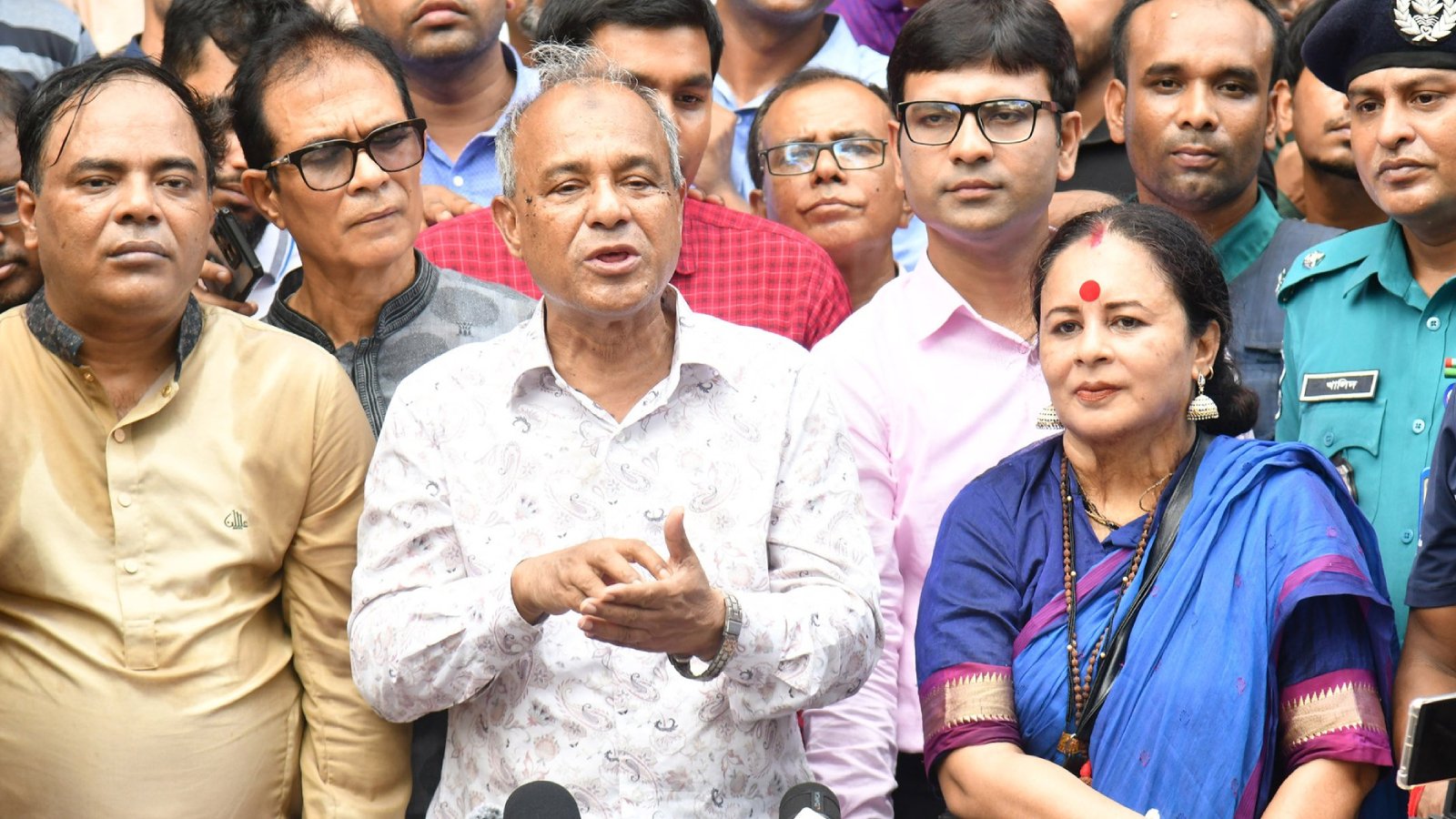 এবারের দুর্গাপূজা গতবারের চেয়েও নিরাপদে অনুষ্ঠিত হবে: স্বরাষ্ট্র উপদেষ্টা