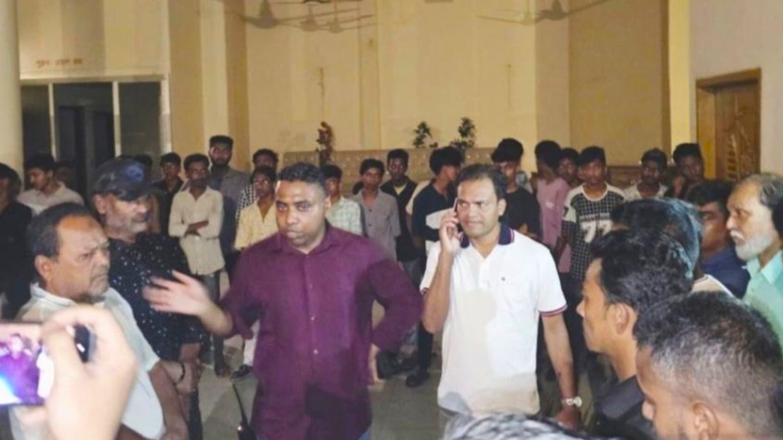 বন্ধুর বিদায়ী পার্টিতে ‘বিরিয়ানি খেতে গিয়ে’ ছাত্রলীগ সন্দেহে আটক ৩৯ কিশোর